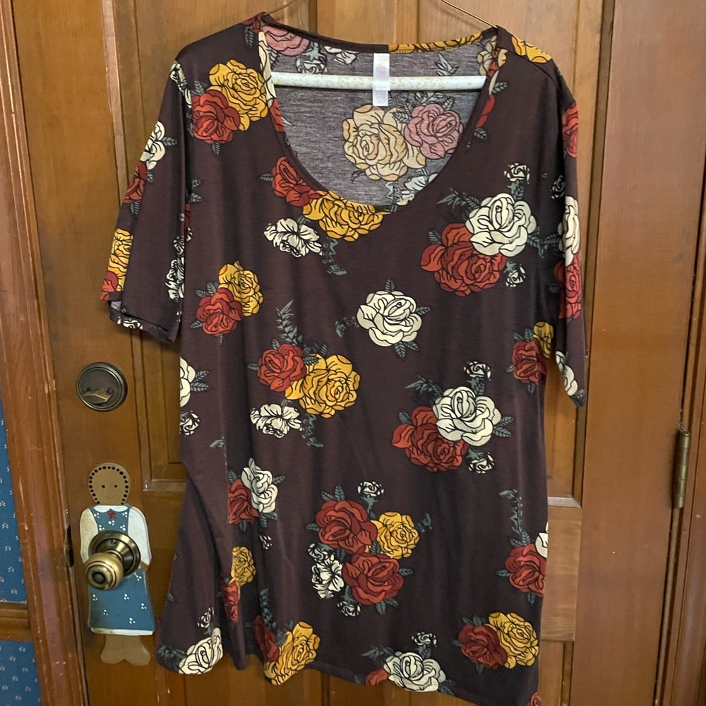EUC Short sleeved T-shirt. Size 2XL